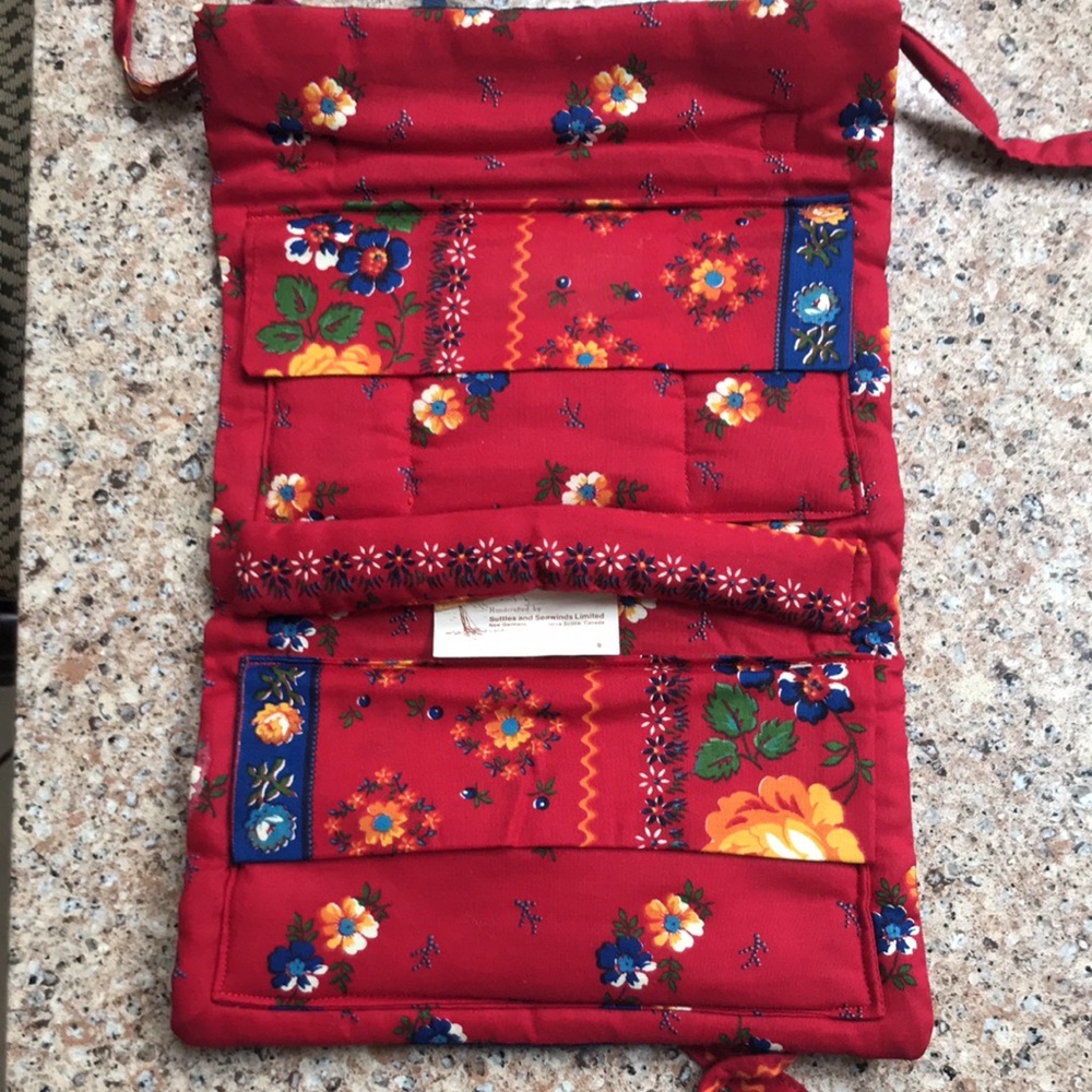 Traveling jewelry organizer - Picture 2 of 3